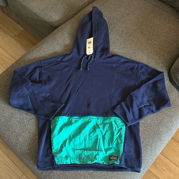 Levi’s Hoodie - Picture 1 of 4